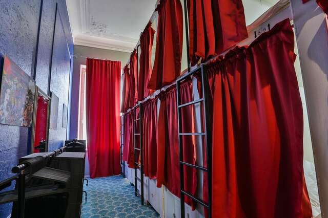 Хостел Capsule de Lux ApraxInn Санкт-Петербург-23