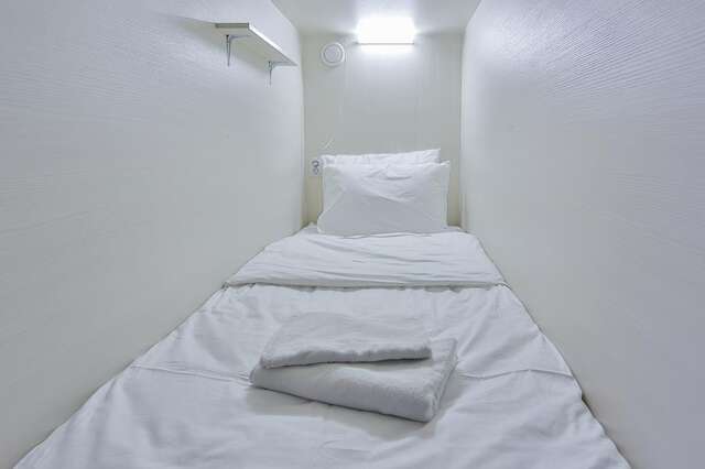 Хостел Capsule de Lux ApraxInn Санкт-Петербург-35