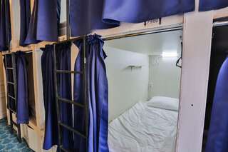 Хостел Capsule de Lux ApraxInn Санкт-Петербург Капсула в общем 10 местном номере-4