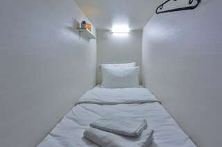 Хостел Capsule de Lux ApraxInn Санкт-Петербург Капсула в мужском 14 местном номере-6